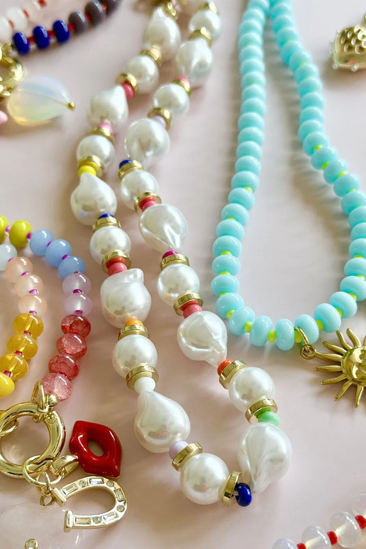 Lustrous Faux Pearl NECKLACE