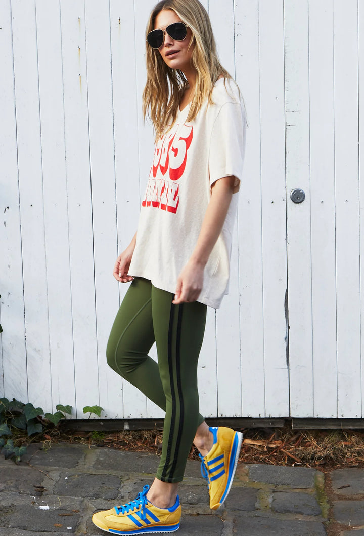 HAMMILL LOGO V-NECK TEE