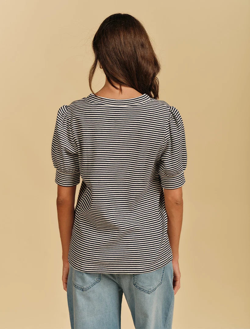 Elisa Tee