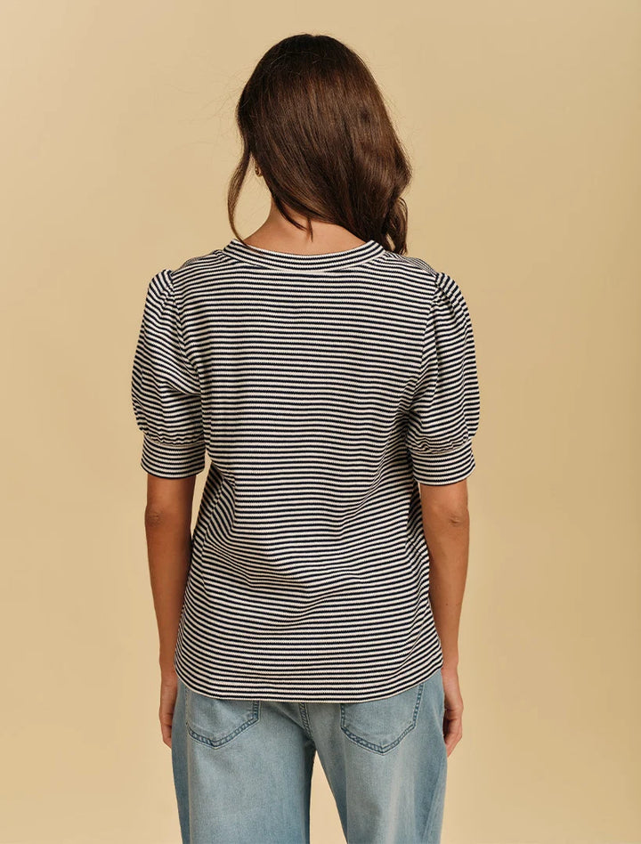 Elisa Tee