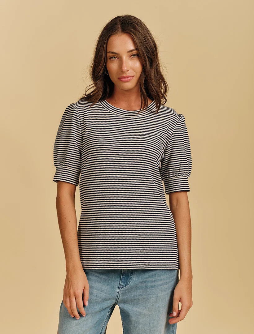 Elisa Tee