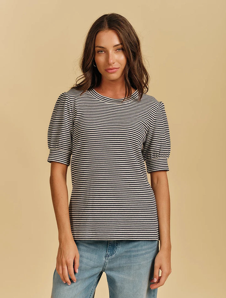 Elisa Tee