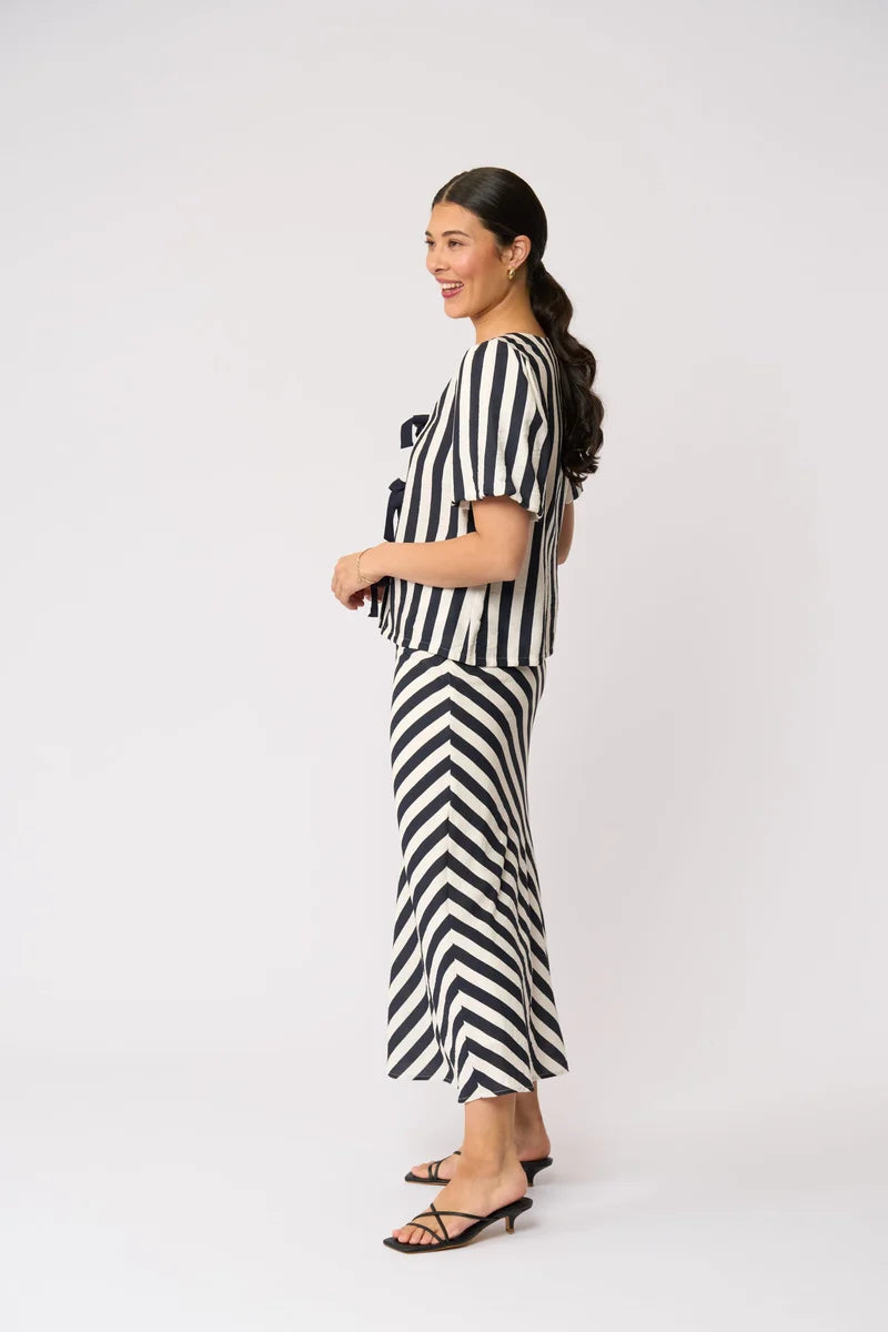 Stripe Right Top