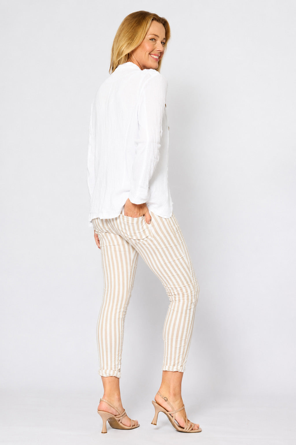 Linen Jacket w Bamboo Buttons