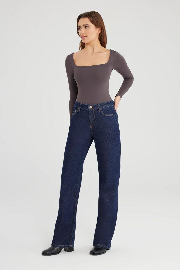 Nova Jeans
