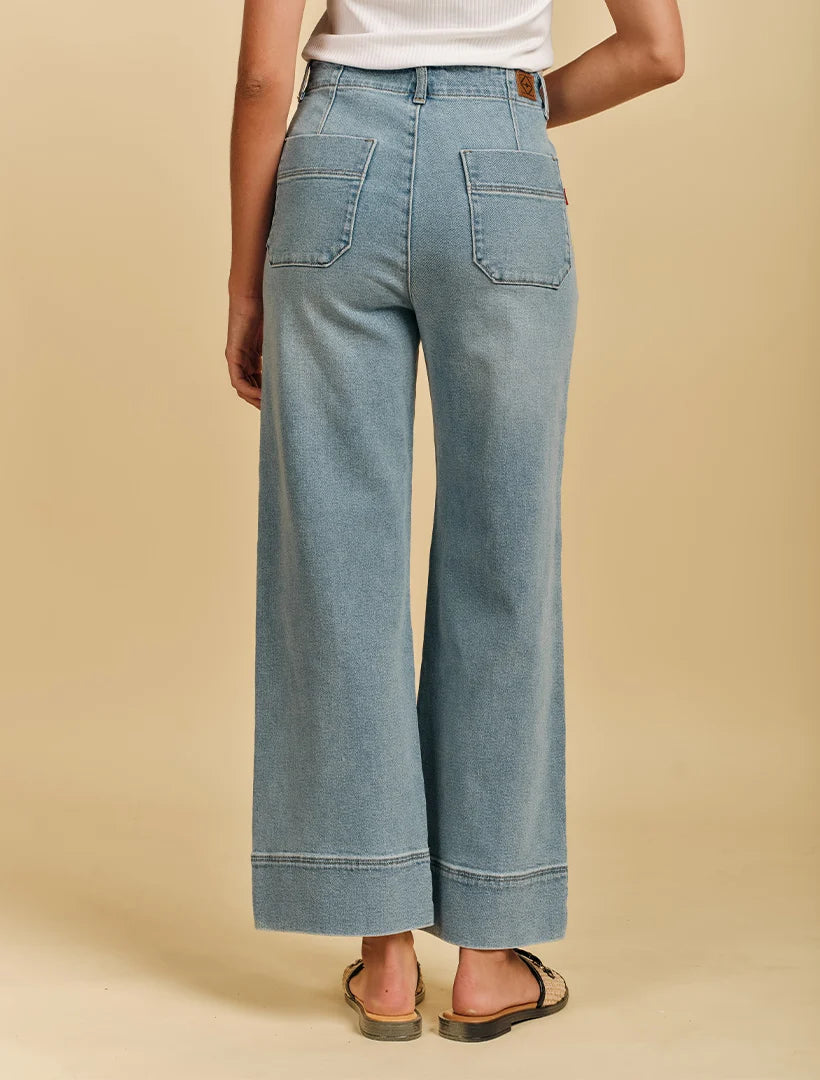 Wanda Pale Wash Jean