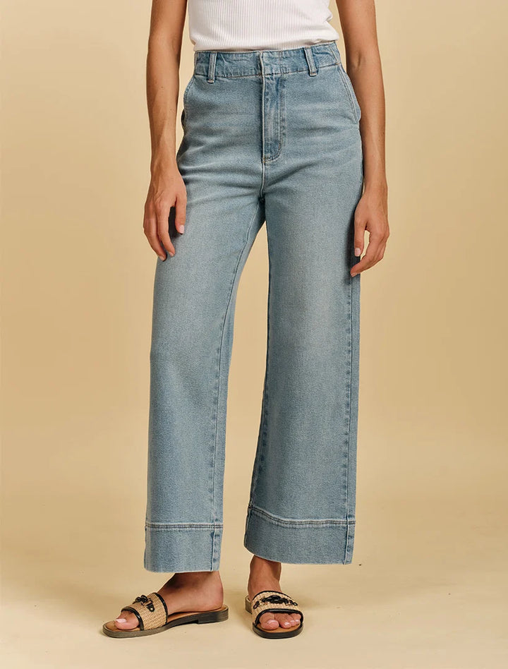 Wanda Pale Wash Jean